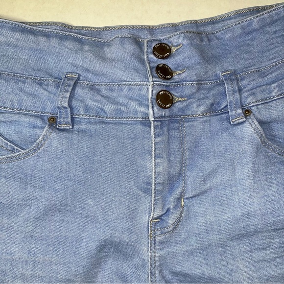 YMI Jeans Wanna Betta Butt Denim Shorts Size 9/29 - Picture 11 of 12